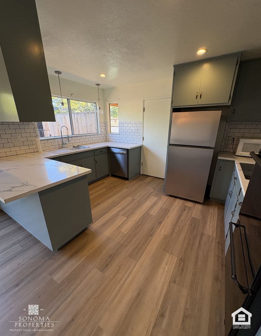 Glen Ellen House: 881 Cecelia Drive