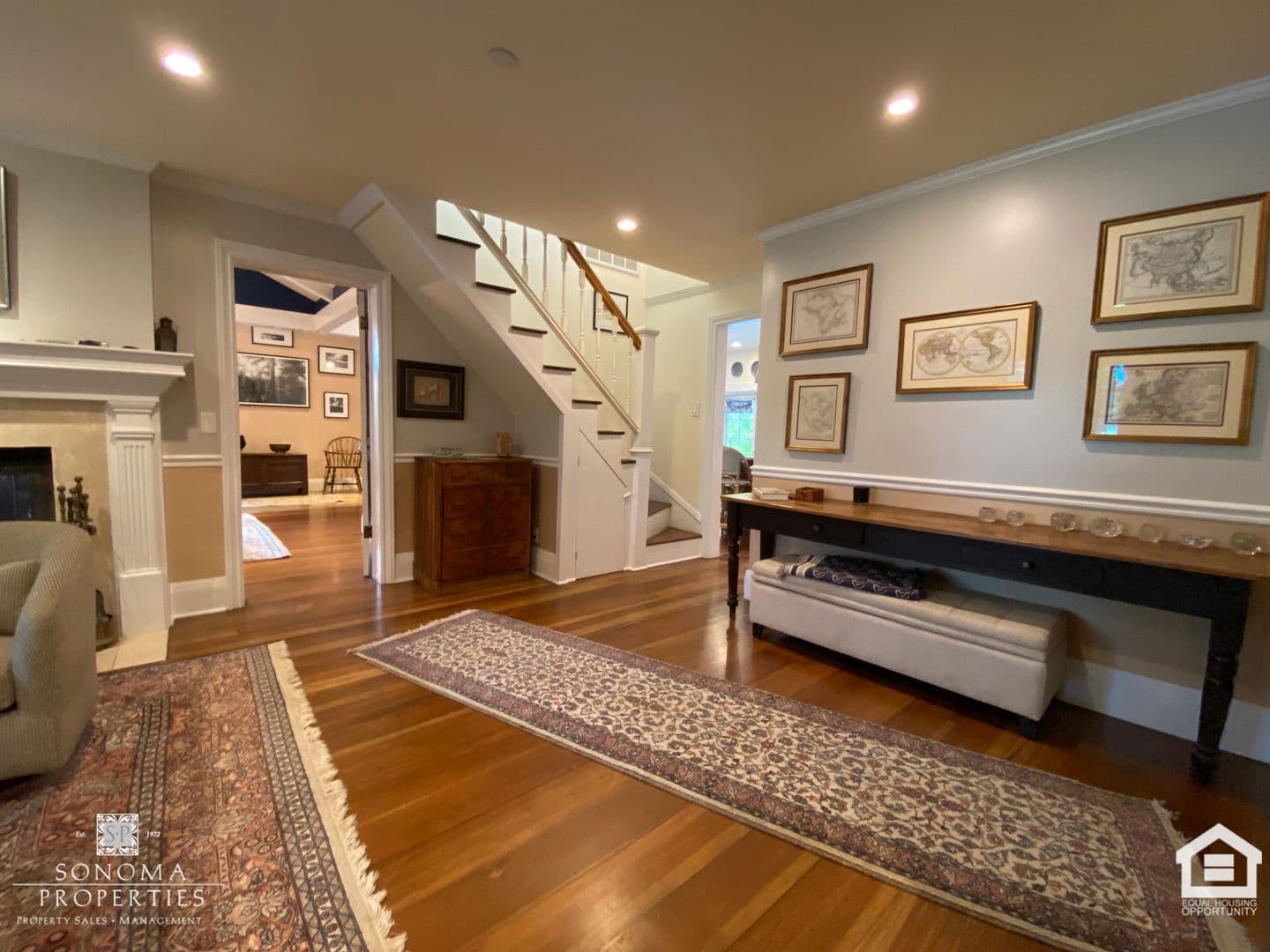 Sonoma House: 800 5th Street East