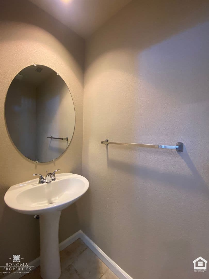 Sonoma House: 1217 Nash Street