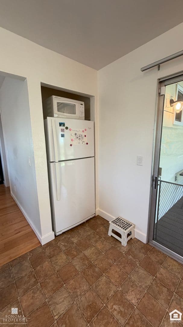 Sonoma House: 626 White Briar Drive