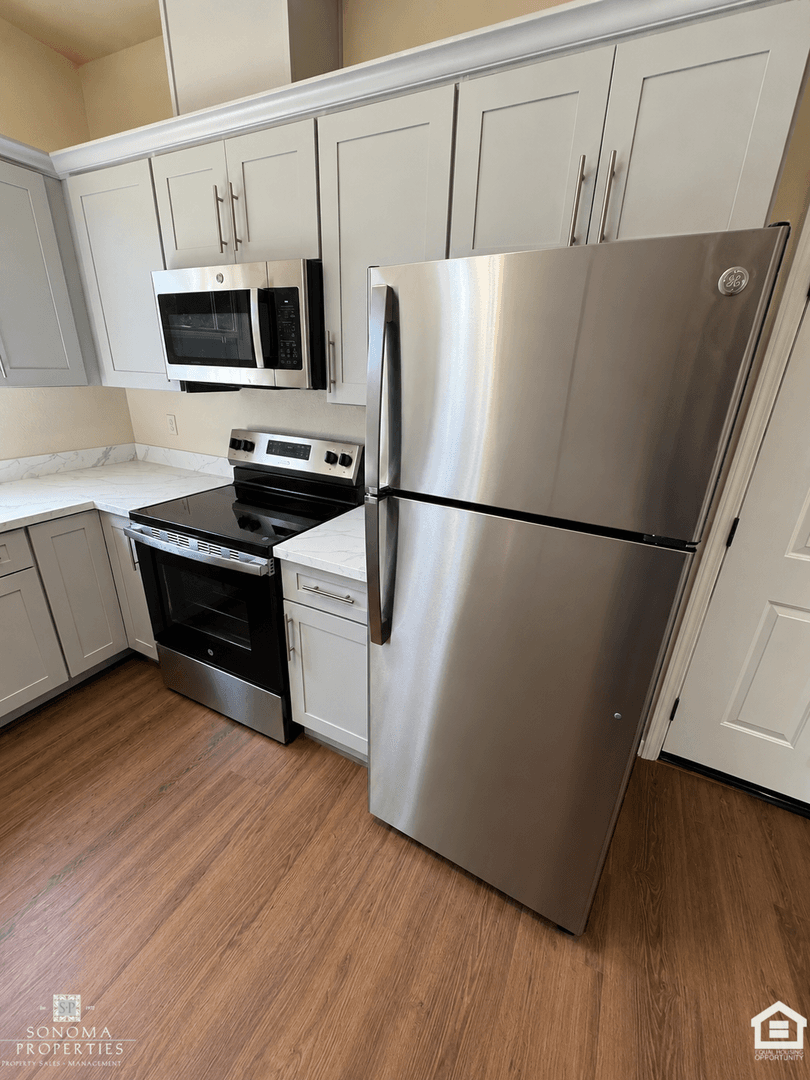 Sonoma Multiplex: 838 3rd Street West