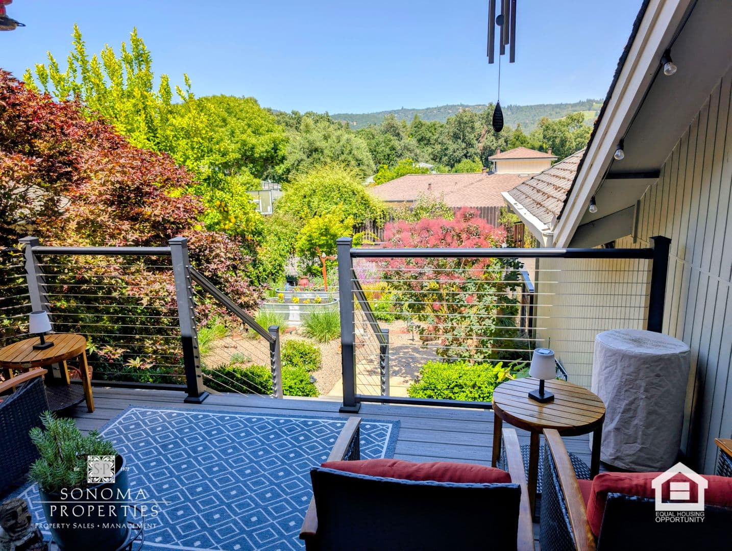 Sonoma House: 689 Cherry Lane