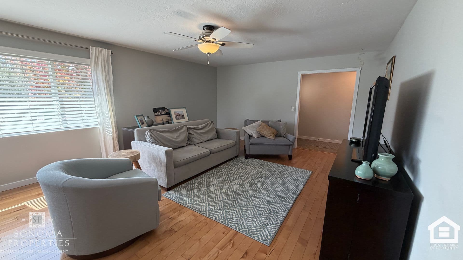 Sonoma House: 626 White Briar Drive