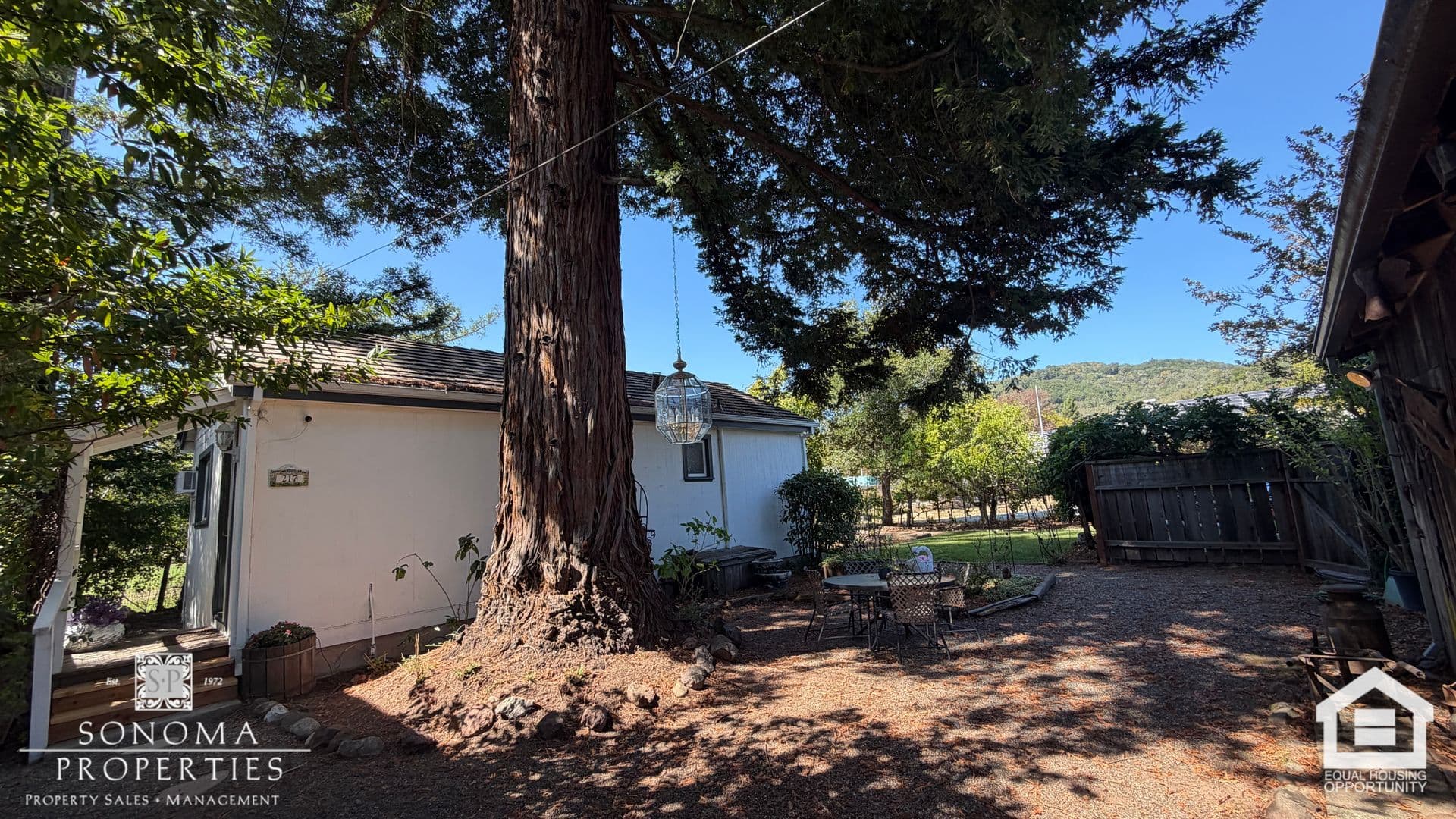 Sonoma House: 217 1st St West