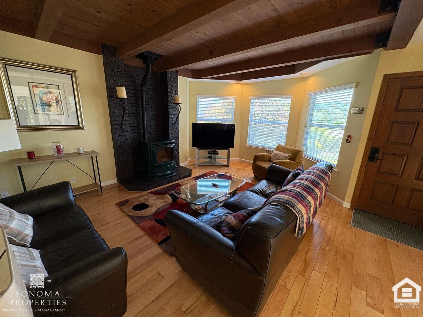 Sonoma House: 689 Cherry Lane