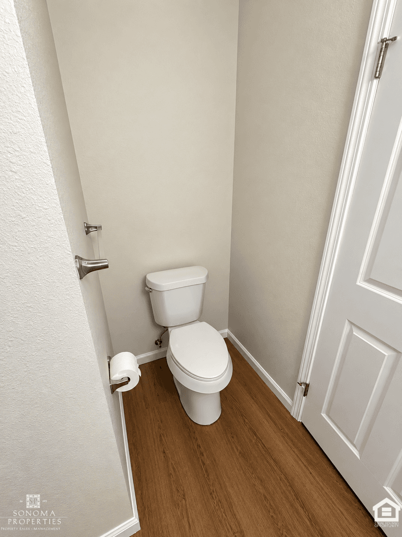Sonoma Apartment: 838 3rd Street West