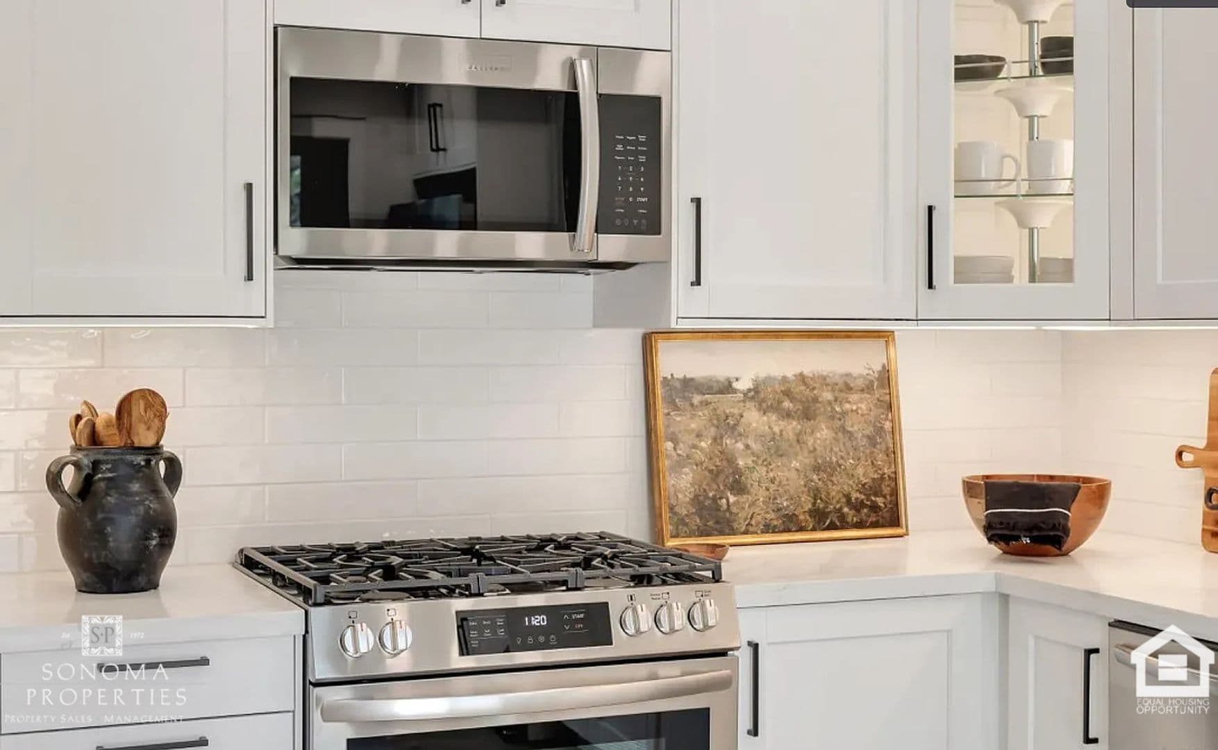 Sonoma Apartment: 532 3rd Street West