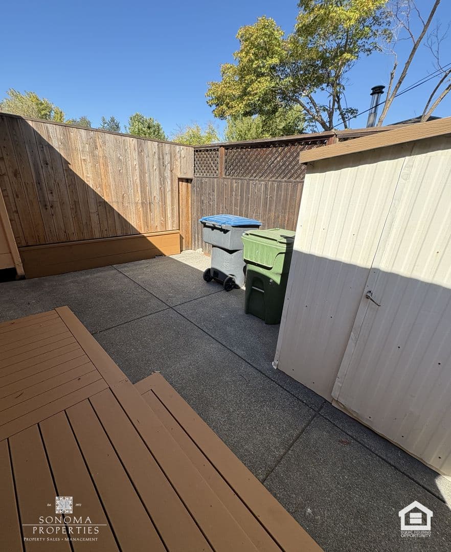 Glen Ellen House: 879 Cecelia Drive