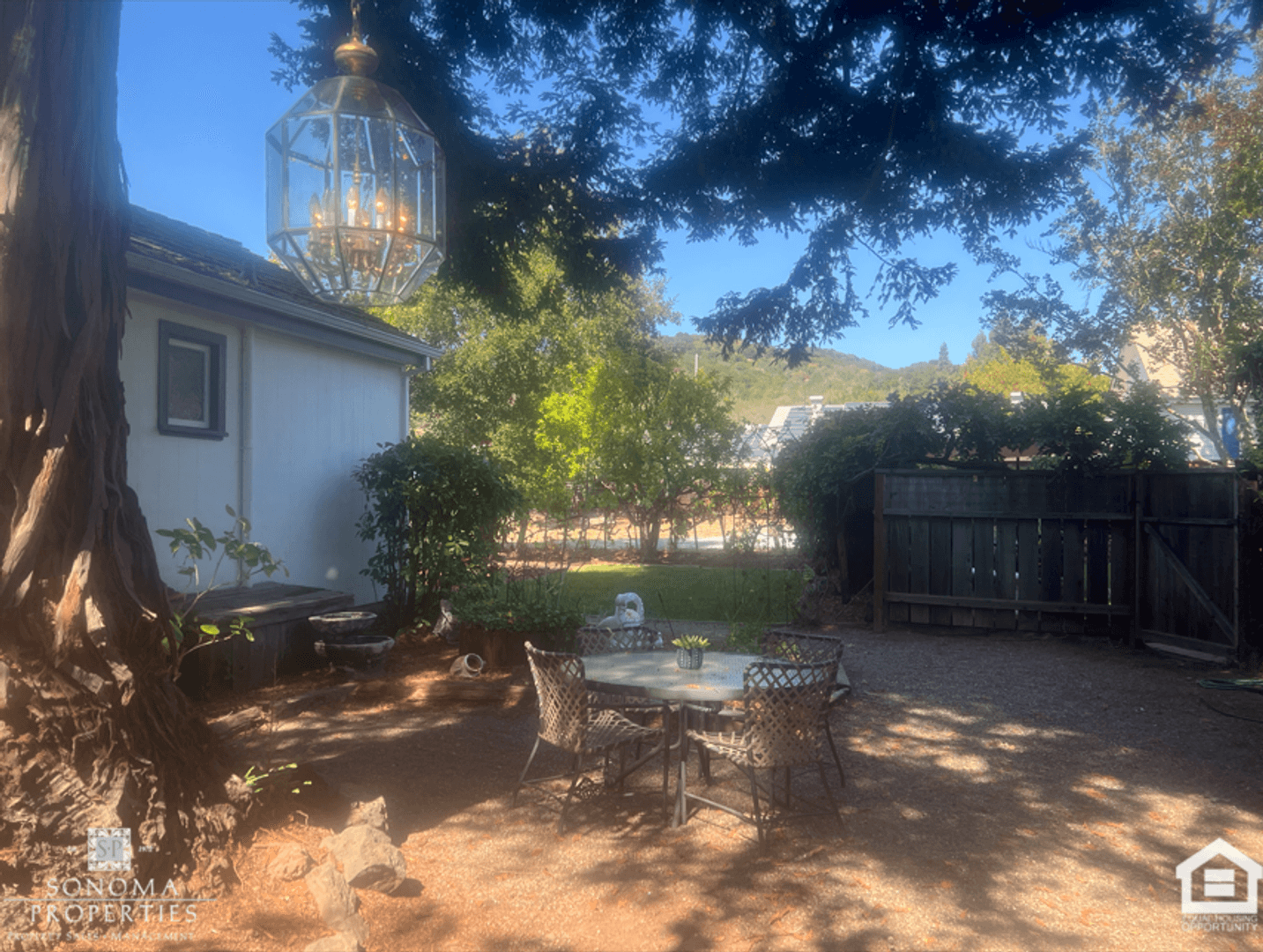 Sonoma House: 217 1st St West
