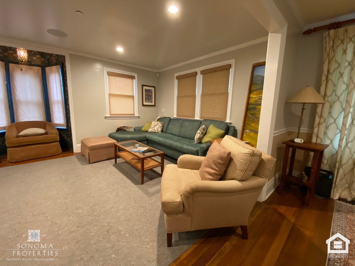 Sonoma House: 800 5th Street East