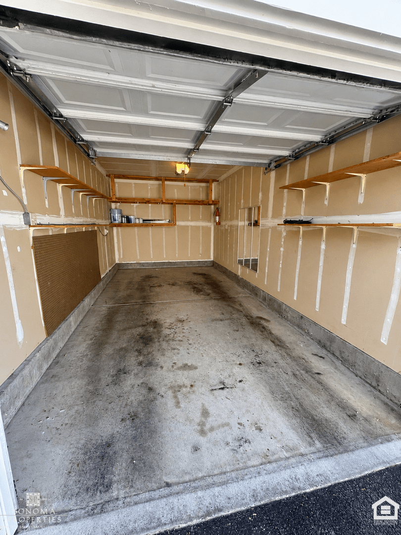 Sonoma Apartment: 838 3rd Street West