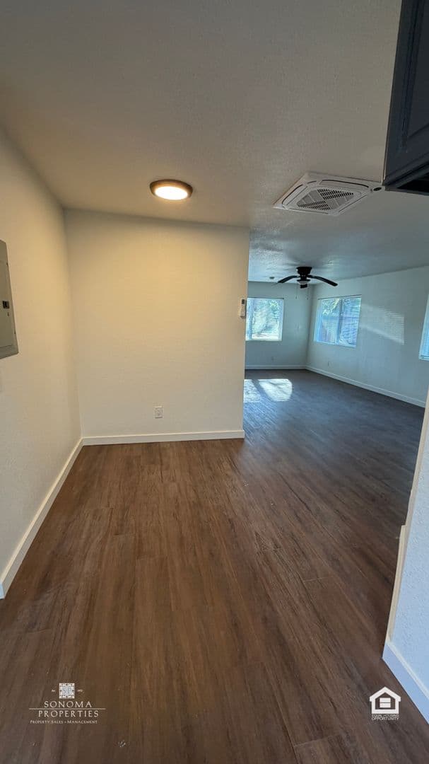 Kenwood House: 7786 Sonoma Highway,