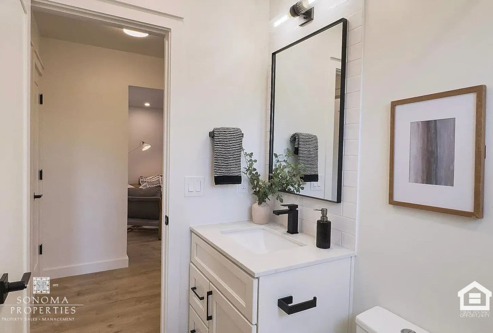 Sonoma Apartment: 532 3rd Street West