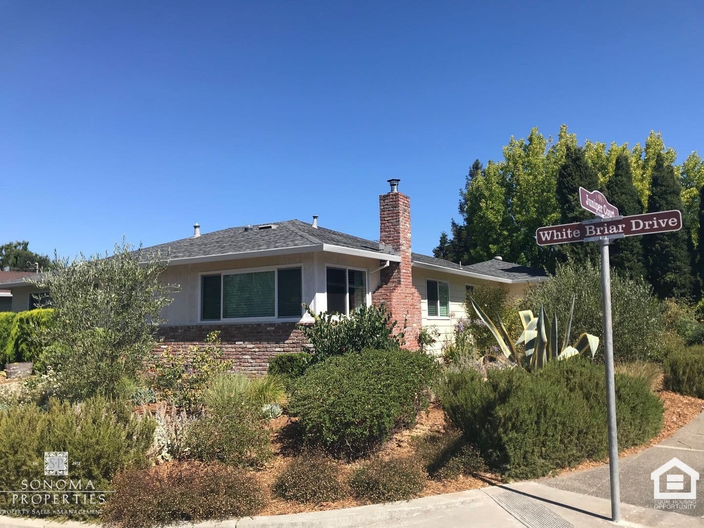 Sonoma House: 626 White Briar Drive