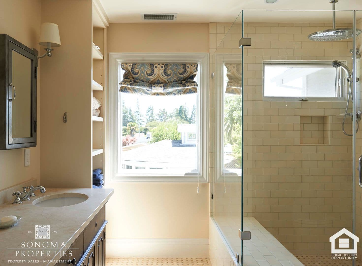 Sonoma House: 800 5th Street East