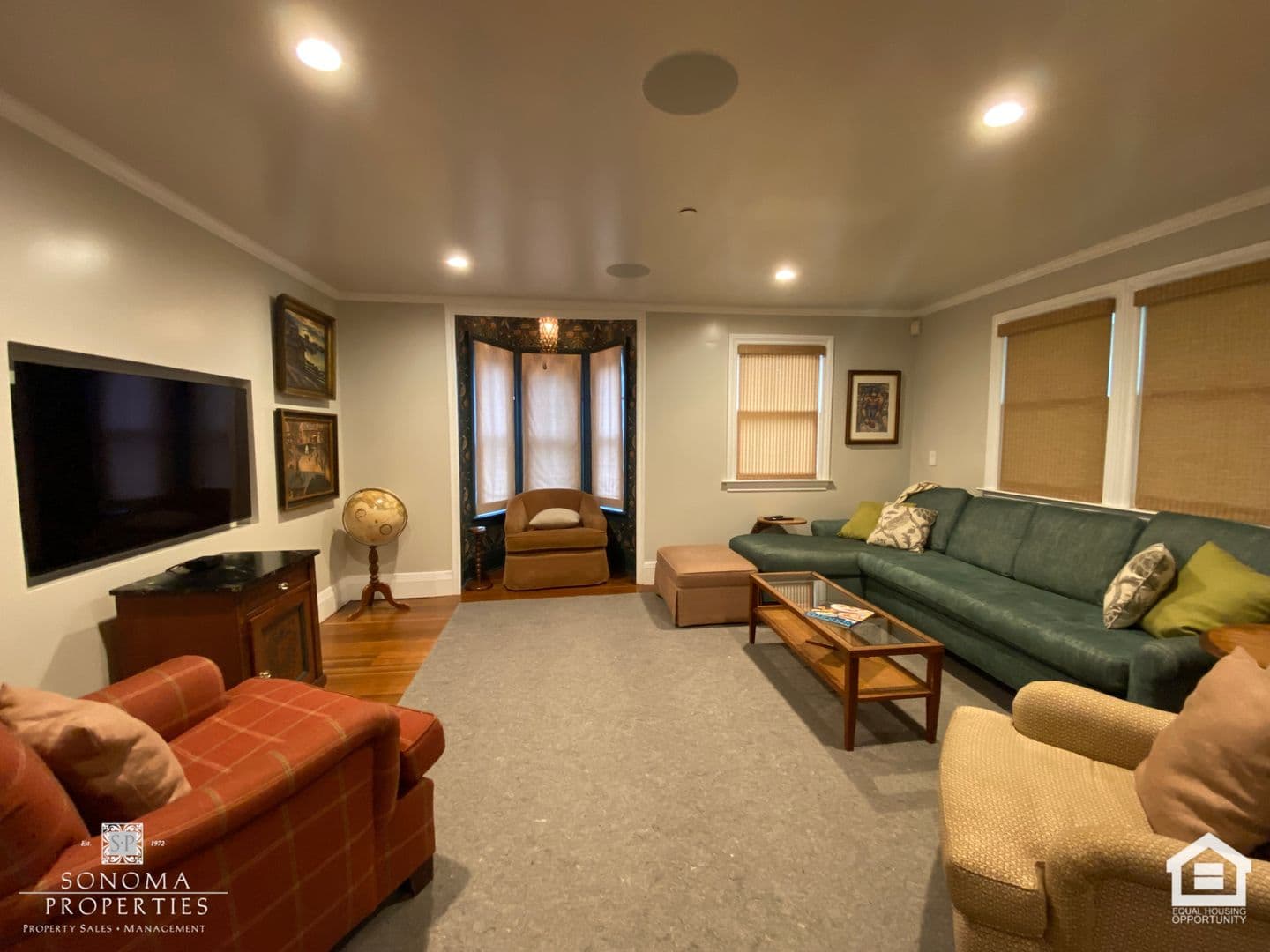 Sonoma House: 800 5th Street East