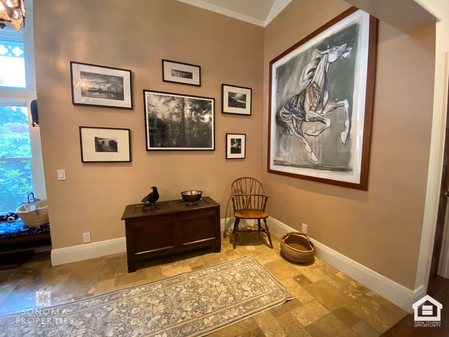 Sonoma House: 800 5th Street East