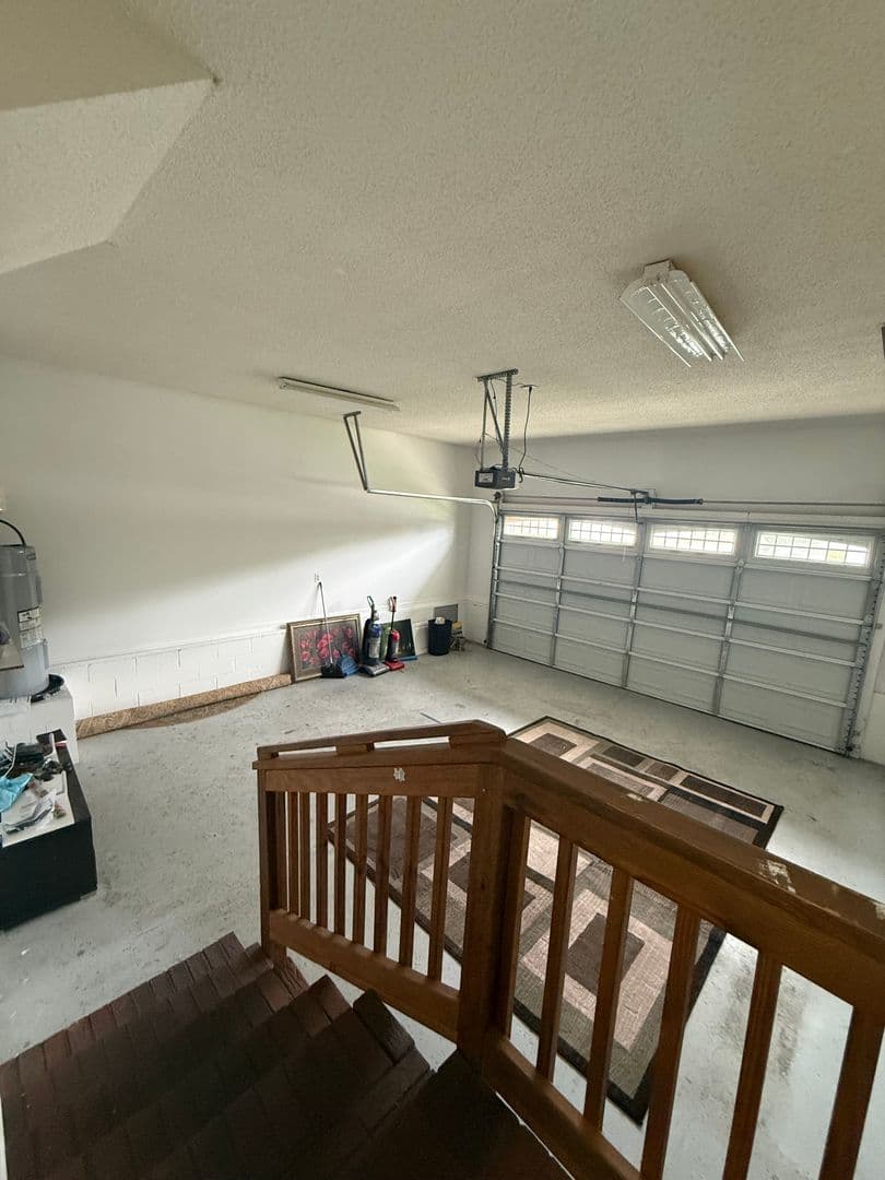 Florence House: 450 Sterling Drive
