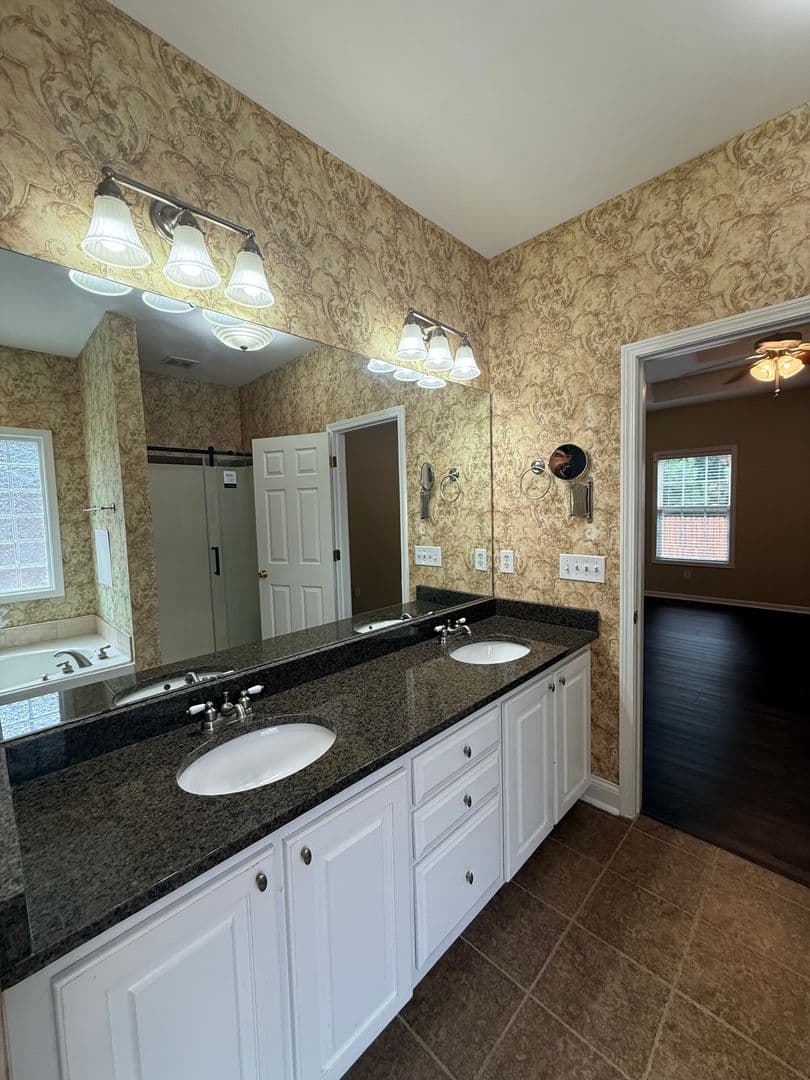 Florence House: 450 Sterling Drive