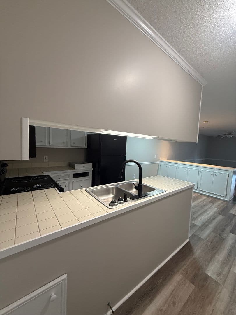 Florence Apartment: 2210 W. Jody Rd.