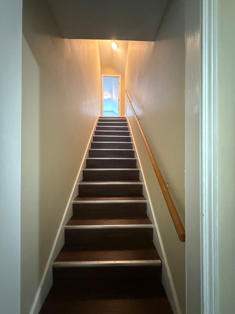 Florence House: 450 Sterling Drive