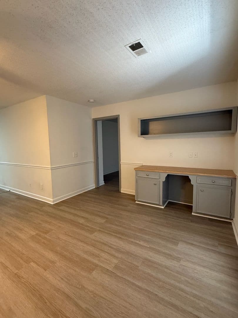 Florence Apartment: 2210 W. Jody Rd.