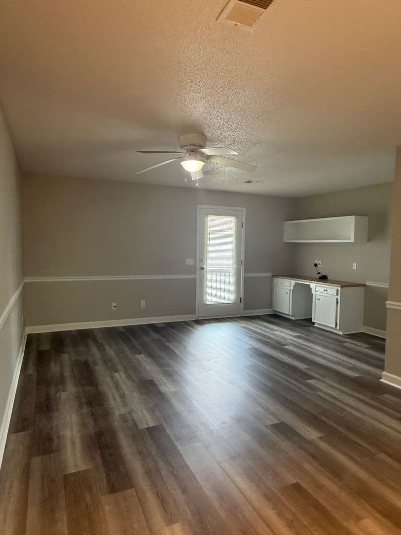 Florence Apartment: 2210 W. Jody Rd.
