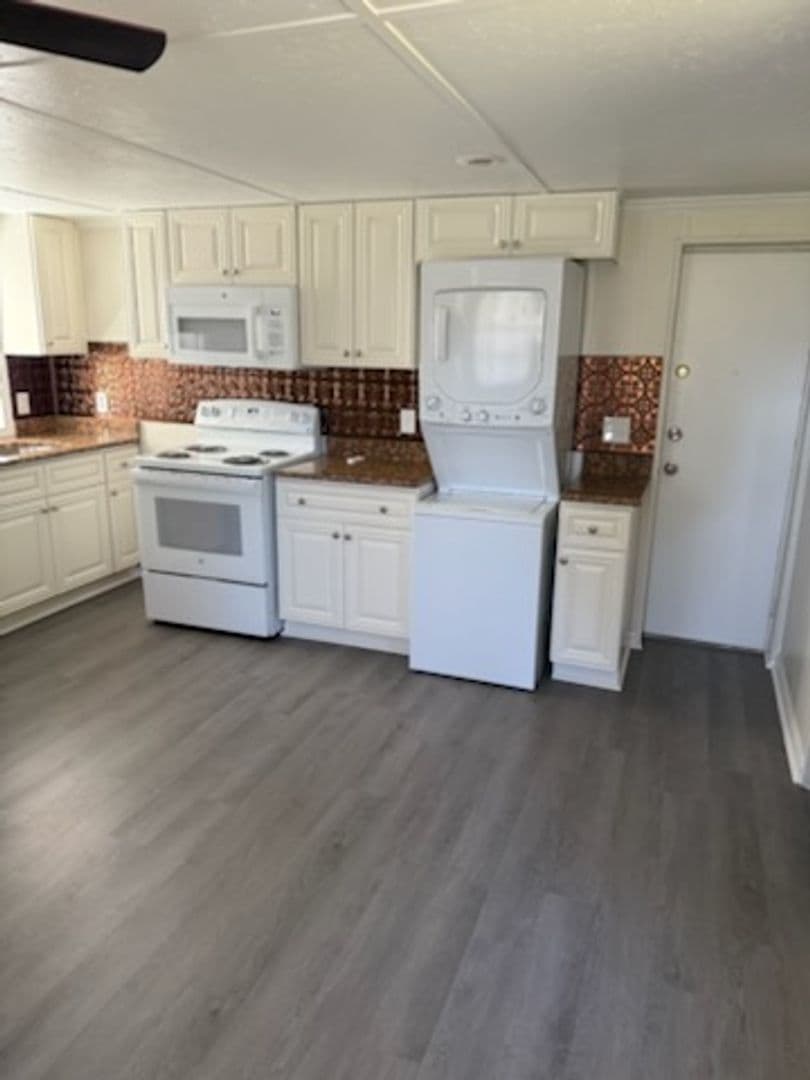 Darlington House: 736 Weaver St