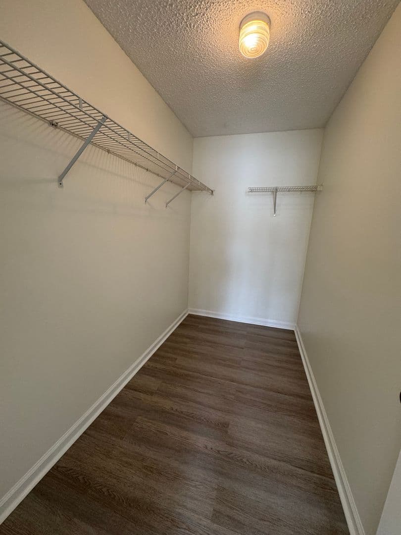 Florence Condo: 1115-F Old Ebenezer Rd.