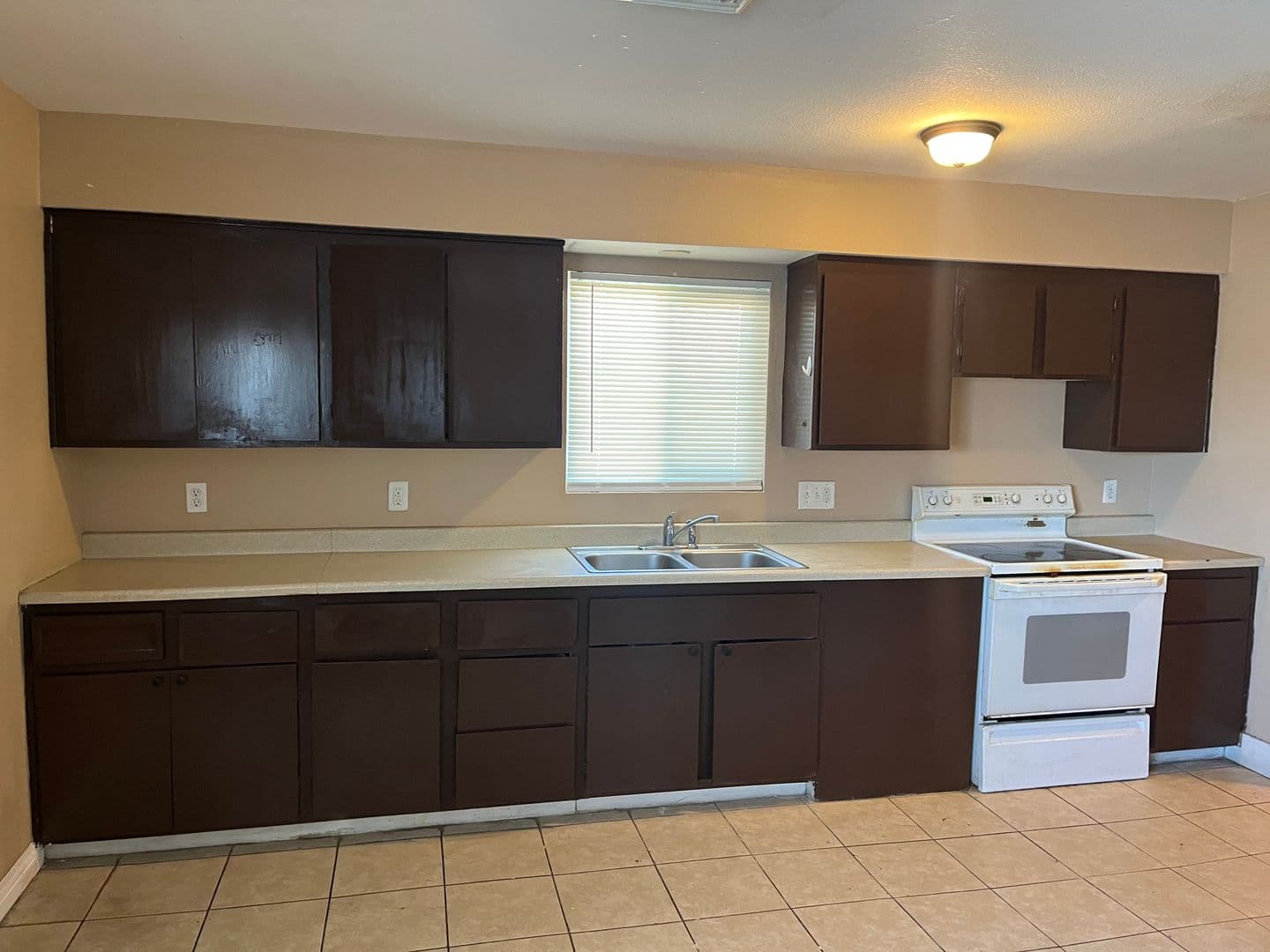 Las Vegas Apartment: 2041 Bledsoe Ln