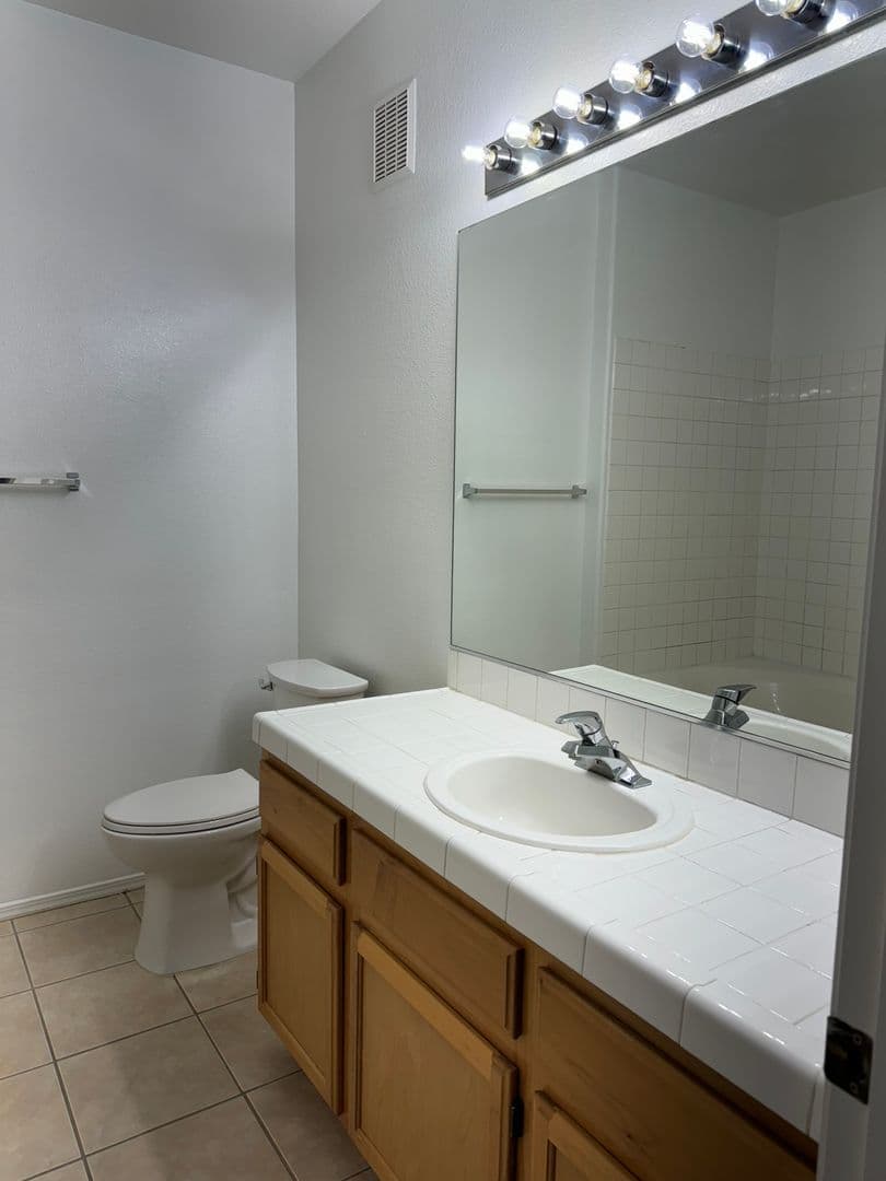 Las Vegas Condo: 1050 E Cactus Ave #2072