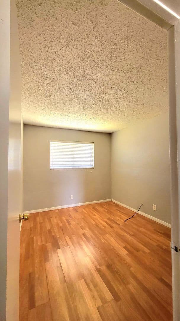Pahrump Apartment: 1920 Galaxy St.