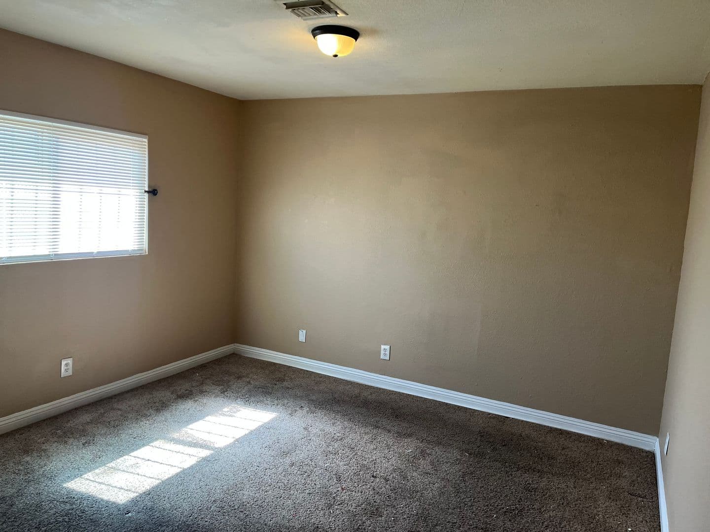 Las Vegas Apartment: 2041 Bledsoe Ln