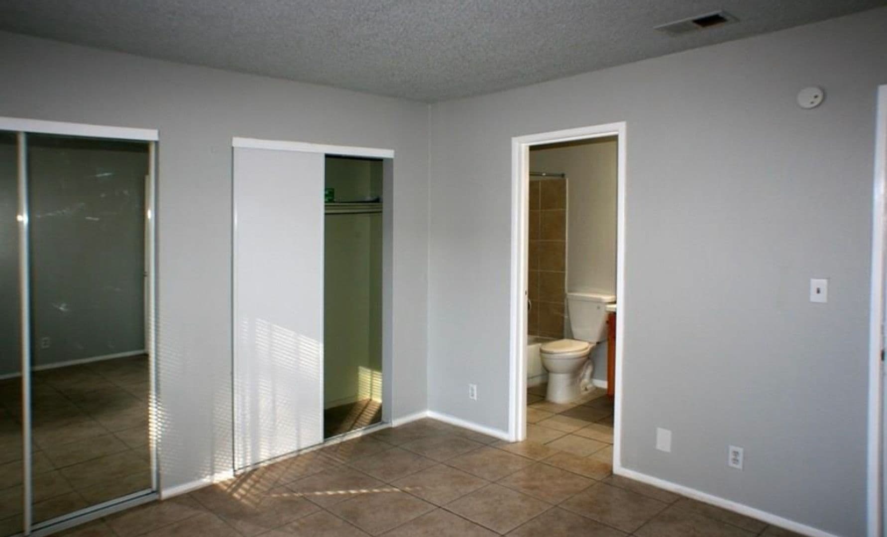 Las Vegas Apartment: 2762 Sidewinder Ln.