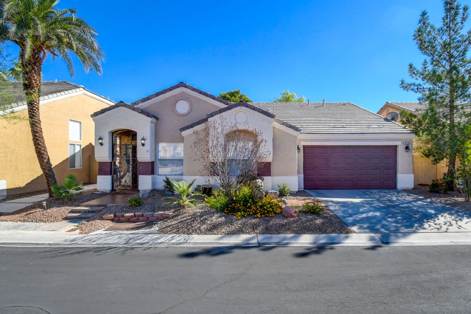 Las Vegas House: 3428 Lockport St.