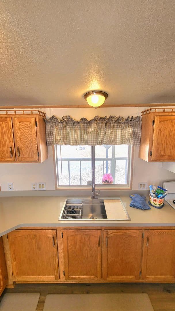 Pahrump House: 3420 Van Lane
