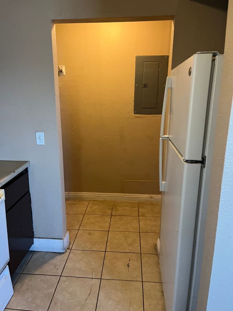 Las Vegas Apartment: 2041 Bledsoe Ln