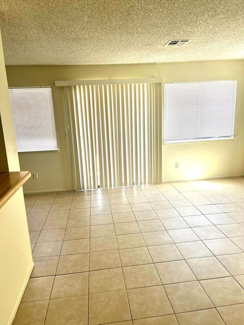 Las Vegas Apartment: 3708 Scuba Cir.