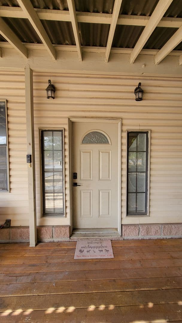 Pahrump House: 5360 S Corrine St