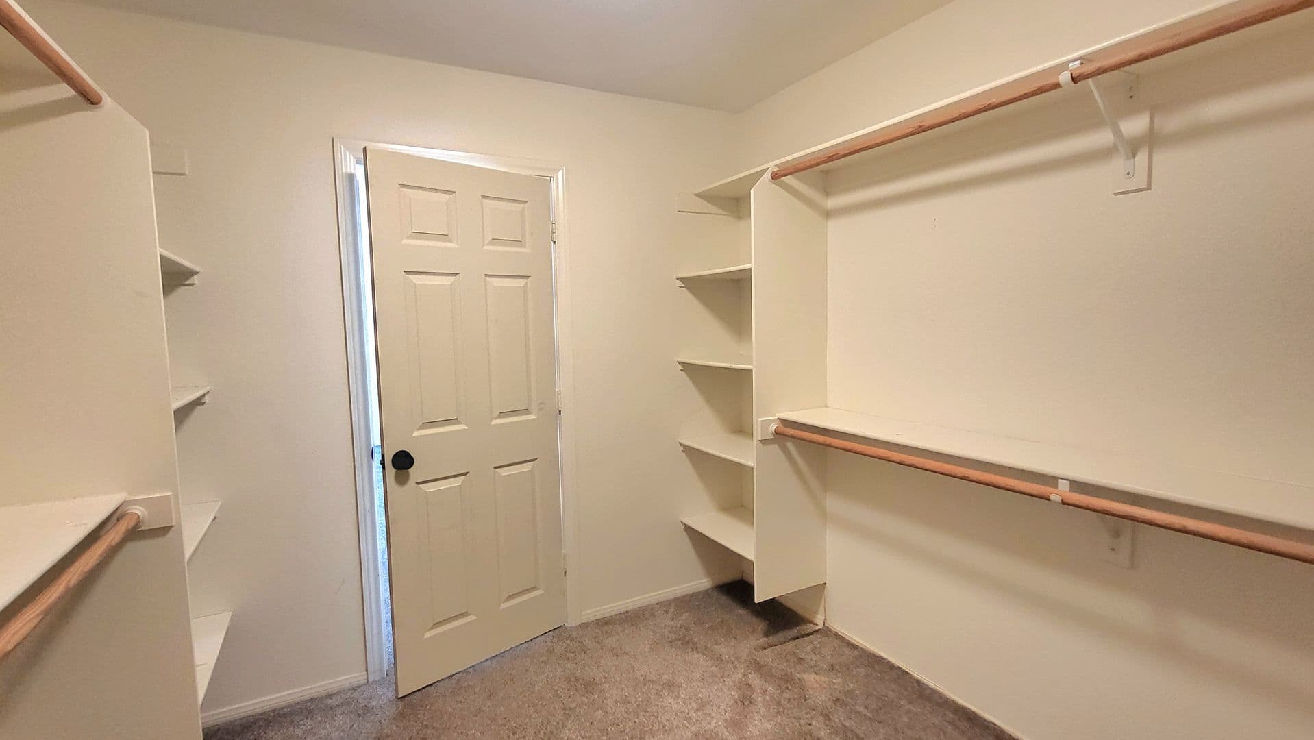 Pahrump House: 6740 Longmeadow Dr.