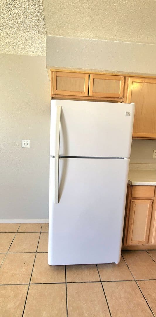 Pahrump Apartment: 1920 Galaxy St.