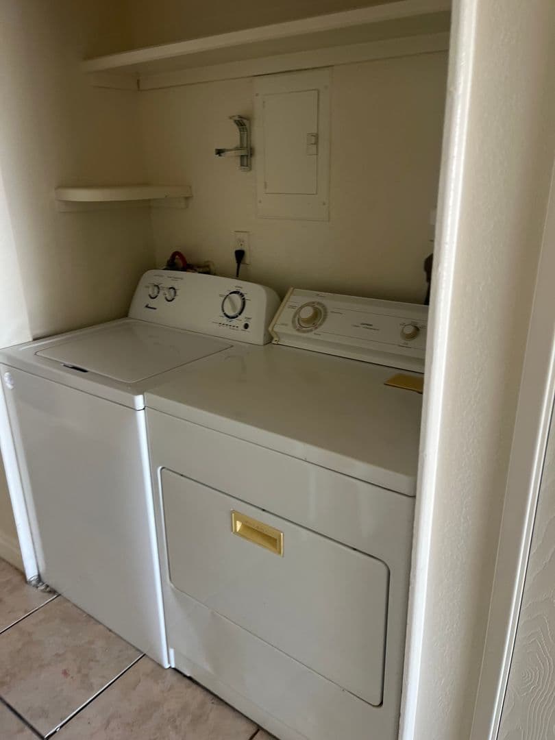 Las Vegas Apartment: 2710 Eldora Cir.