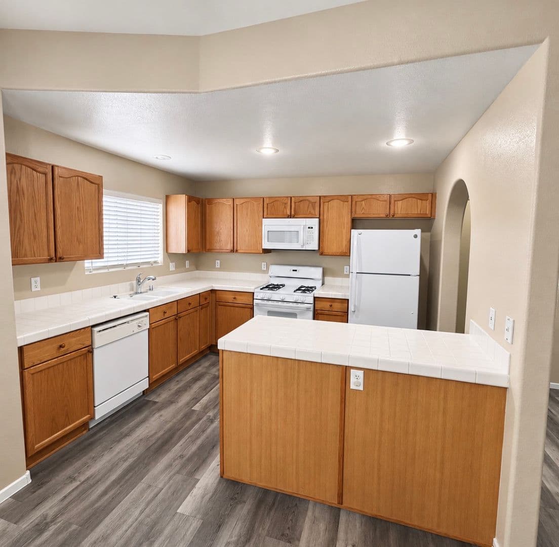 Las Vegas House: 424 N Pine Haven St. #102