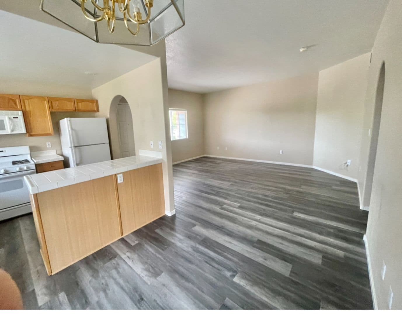 Las Vegas House: 424 N Pine Haven St. #102