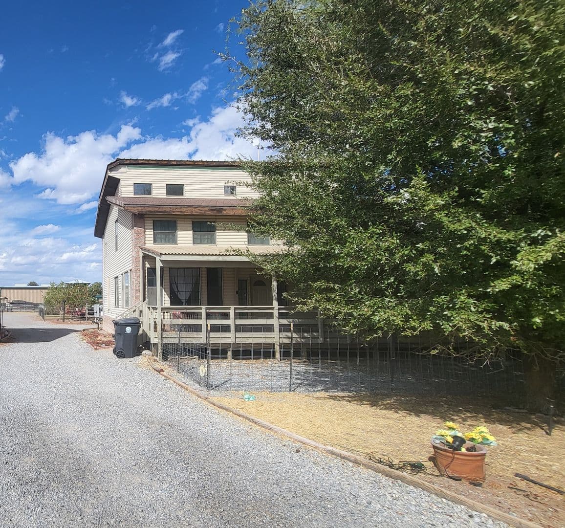 Pahrump House: 5360 S Corrine St