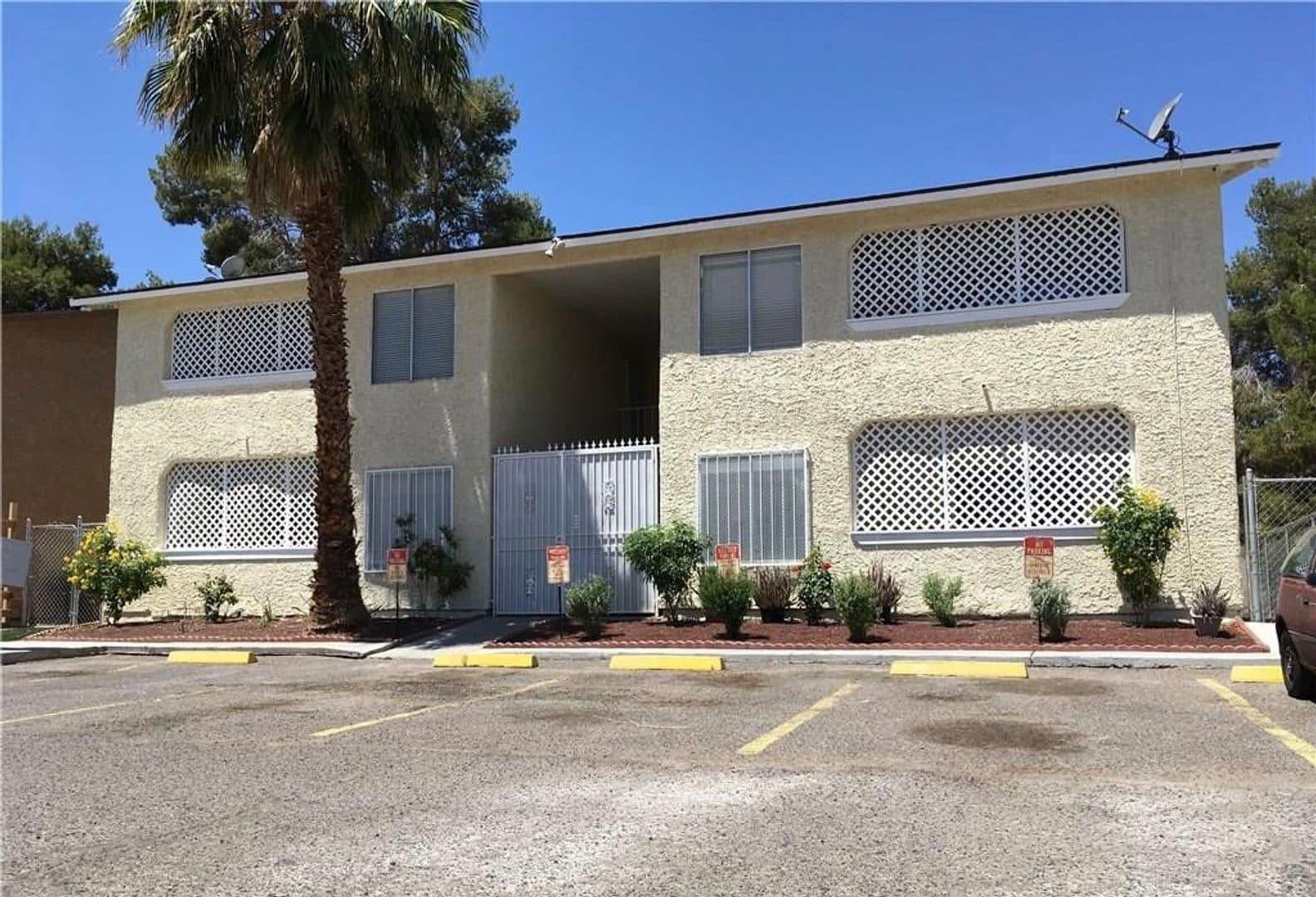 Las Vegas Apartment: 2762 Sidewinder Ln.