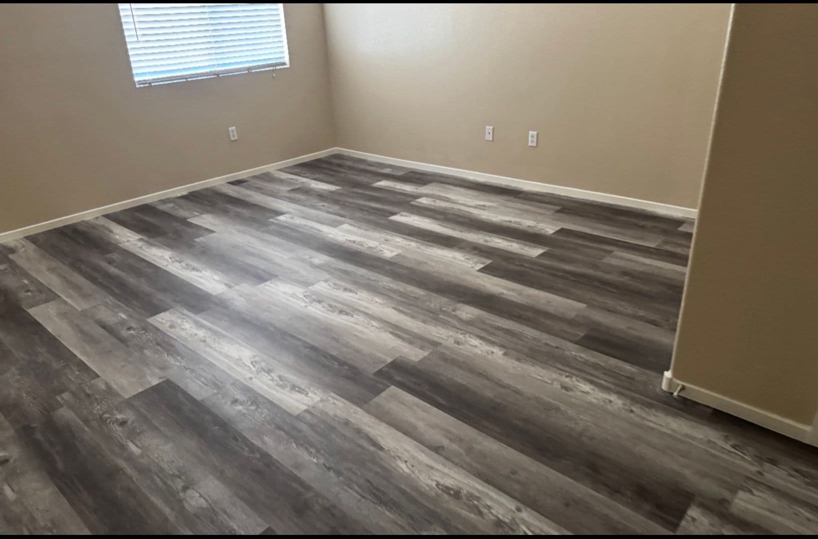 Las Vegas House: 424 N Pine Haven St. #102