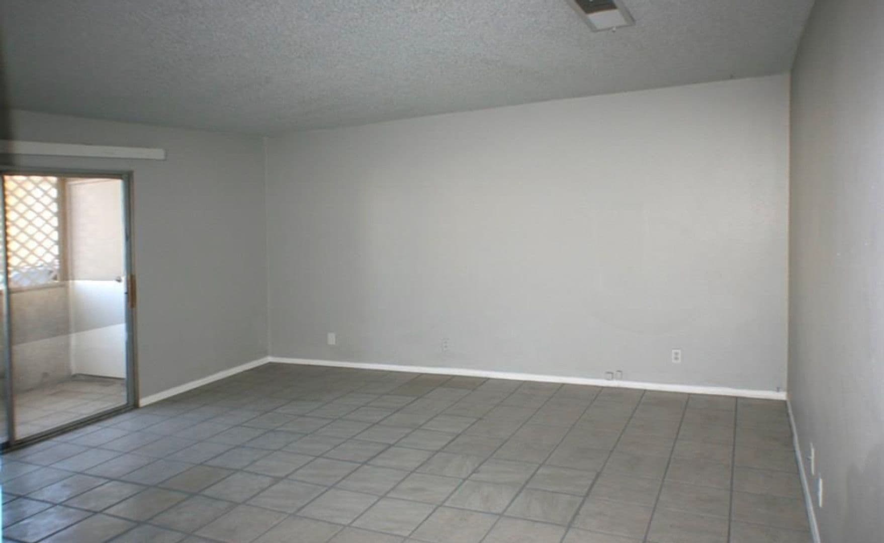 Las Vegas Apartment: 2762 Sidewinder Ln.