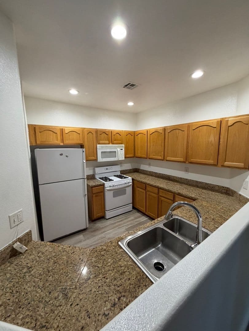 Las Vegas House: 1708 Hills of Red Dr. #201