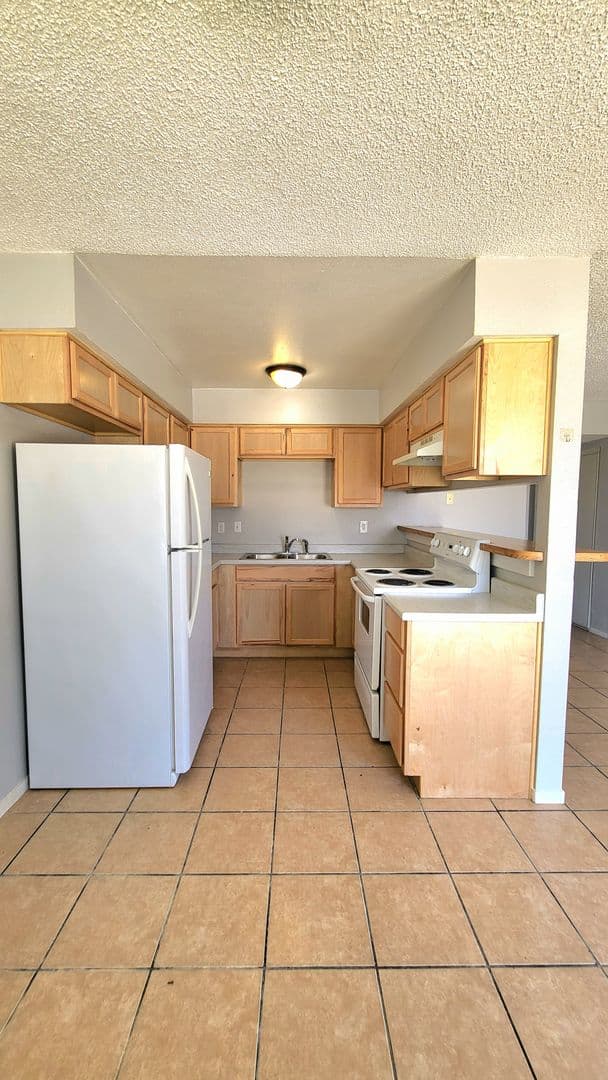 Pahrump Apartment: 1920 Galaxy St.
